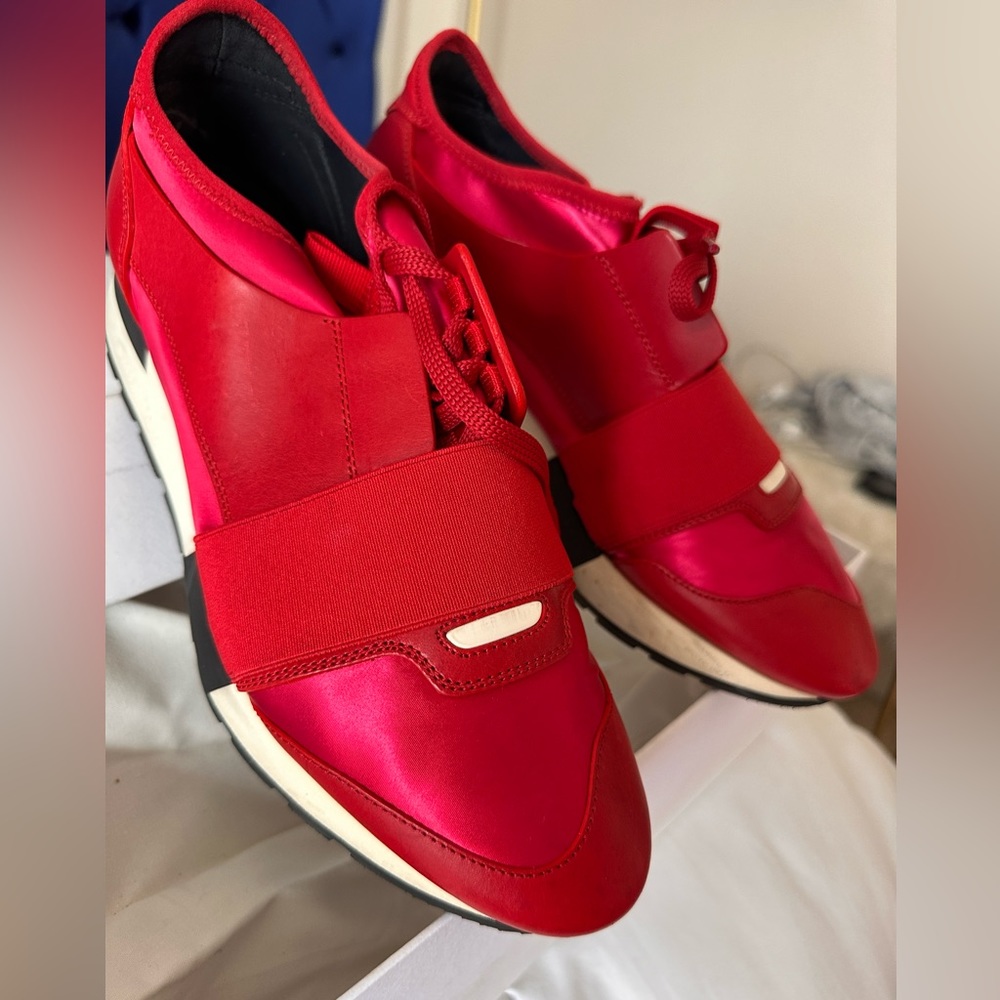 Balenciaga runners size 40